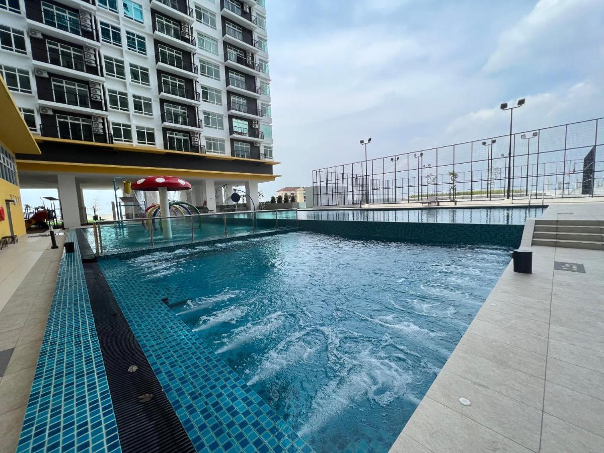 Апартаменты New!! Loving Night Novo 2Br 4-9Pax I Jonker I Netflix I Family Малакка Экстерьер фото