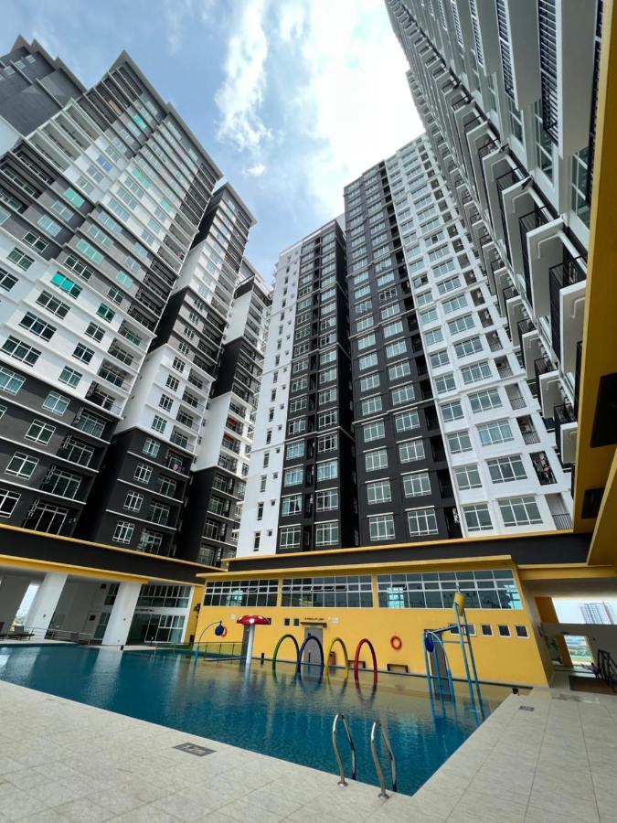 Апартаменты New!! Loving Night Novo 2Br 4-9Pax I Jonker I Netflix I Family Малакка Экстерьер фото